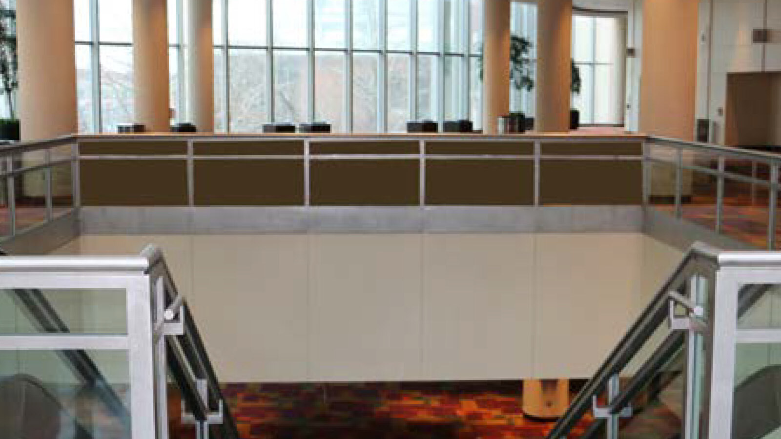 ICC-NorthCampus-WabashEast-2ndLvl-EscalatorLobby-BulkheadGlass