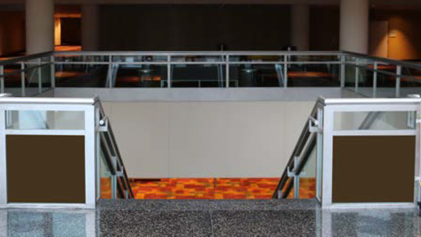 ICC-NorthCampus-WabashEast-2ndLvl-EscalatorLobby-GlassDecal2